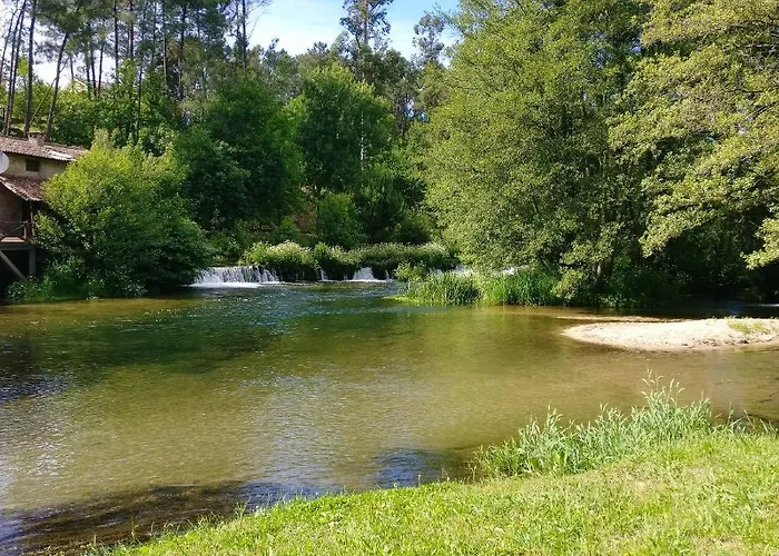 Дом отдыха Charming House With And Mountain Views In