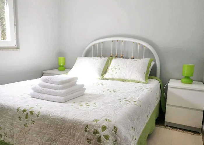 펜션 Charming House With And Mountain Views In